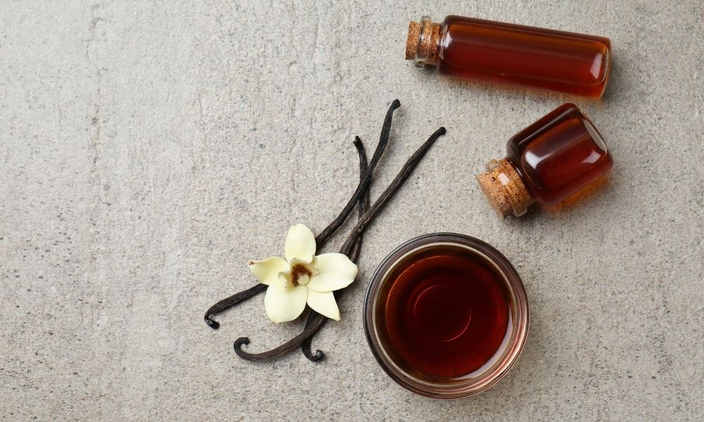 The Difference Between Extract and Emulsions