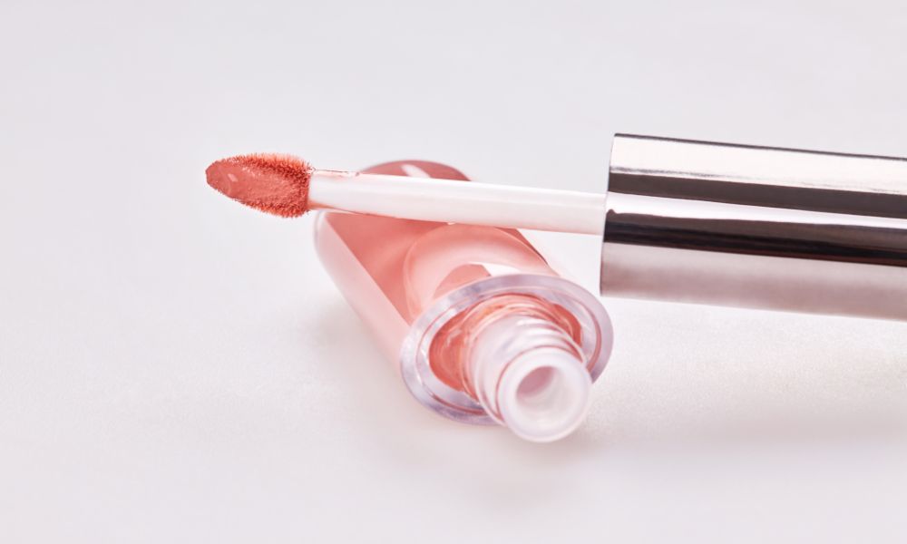 What Is the Purpose of Wearing Lip Gloss?