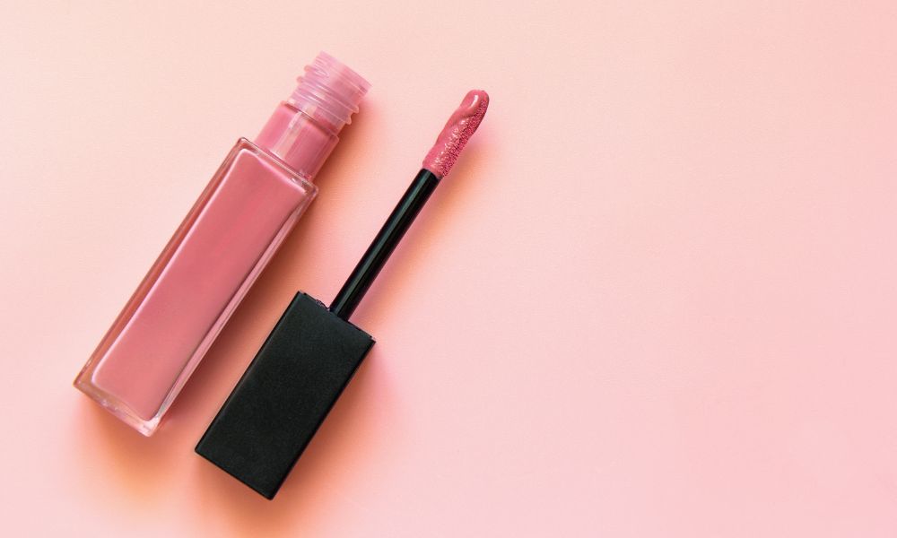 5 Major Differences Between Lip Balm and Lip Gloss